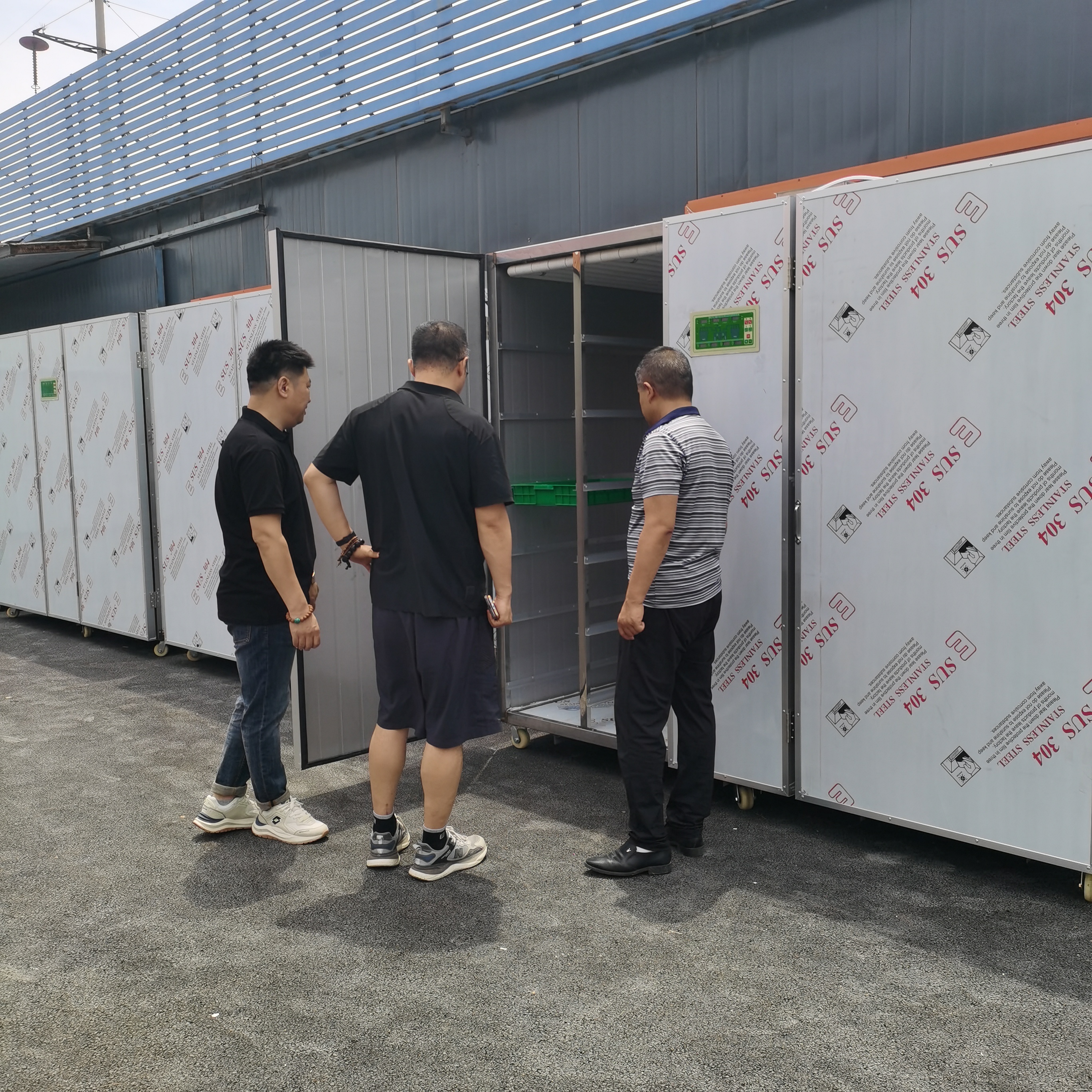 迪生機械——北京客戶來廠考察訂購豆芽牧草設備