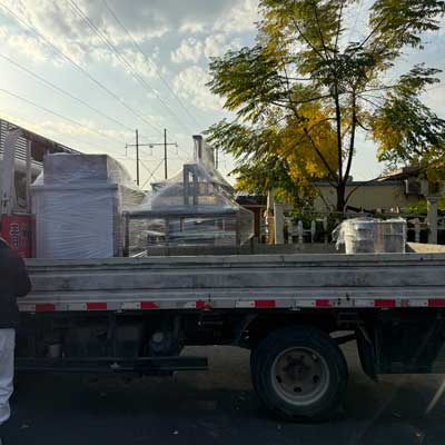 迪生機械——江蘇客戶定的100型豆腐機一套+2個不銹鋼桶發貨了