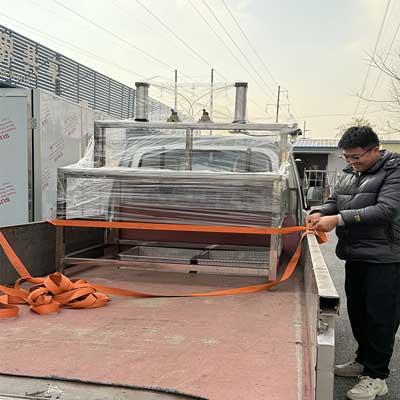 迪生機械——濰坊老板訂購的雙聯壓榨機發走