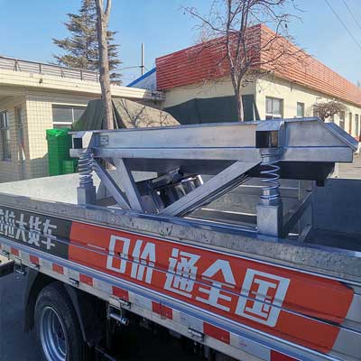 小型豆芽去殼機脫皮設備發往四川——迪生機械